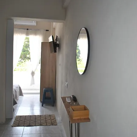 Sun & Sea نيا إيراكليا